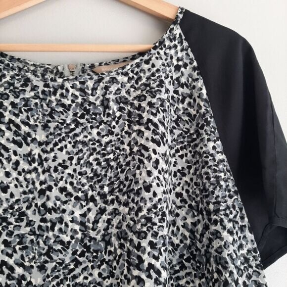 BANANA REPUBLIC High-Low Hem Lightweight Short Sleeve Leopard Blouse Top Sz XL - Picture 5 of 11